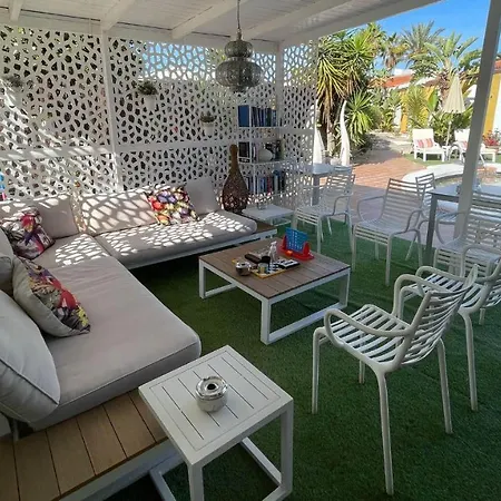 פארק נופש Rainbow Golf Bungalows, Gay Men-only