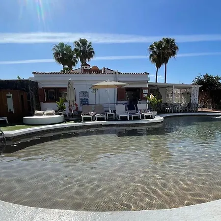 Rainbow Golf Bungalows, Gay Men-only פארק נופש 3*