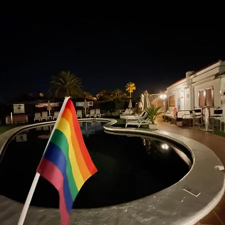 Rainbow Golf Bungalows, Gay Men-only פארק נופש מספאלומס
