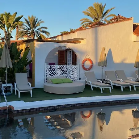 Rainbow Golf Bungalows, Gay Men-only פארק נופש 3*