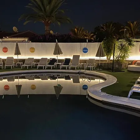 Rainbow Golf Bungalows, Gay Men-only פארק נופש מספאלומס