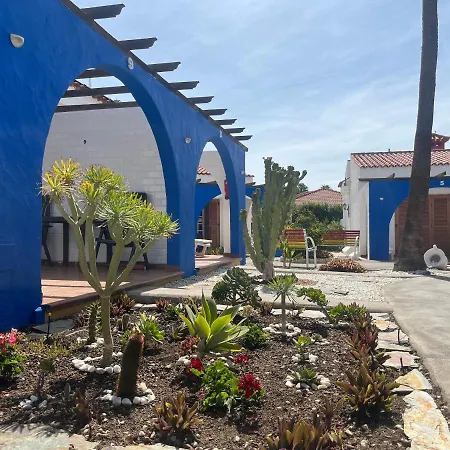 פארק נופש Rainbow Golf Bungalows, Gay Men-only