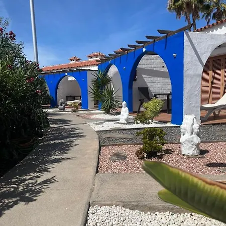 Rainbow Golf Bungalows, Gay Men-only פארק נופש