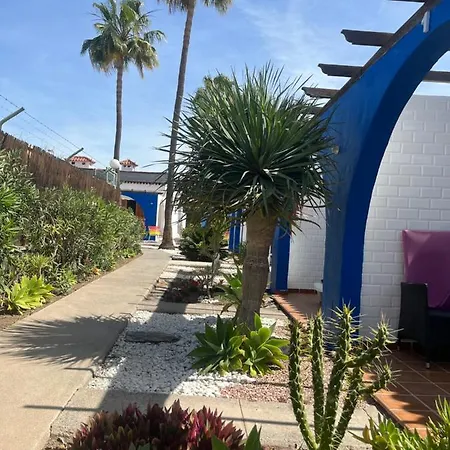 פארק נופש Rainbow Golf Bungalows, Gay Men-only